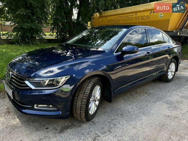 Синий Фольксваген Пассат, объемом двигателя 1.97 л и пробегом 238 тыс. км за 16500 $, фото 1 на Automoto.ua