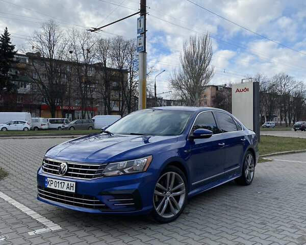 Синий Фольксваген Пассат, объемом двигателя 1.8 л и пробегом 137 тыс. км за 13500 $, фото 1 на Automoto.ua