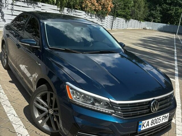 Синий Фольксваген Пассат, объемом двигателя 1.98 л и пробегом 160 тыс. км за 14300 $, фото 1 на Automoto.ua