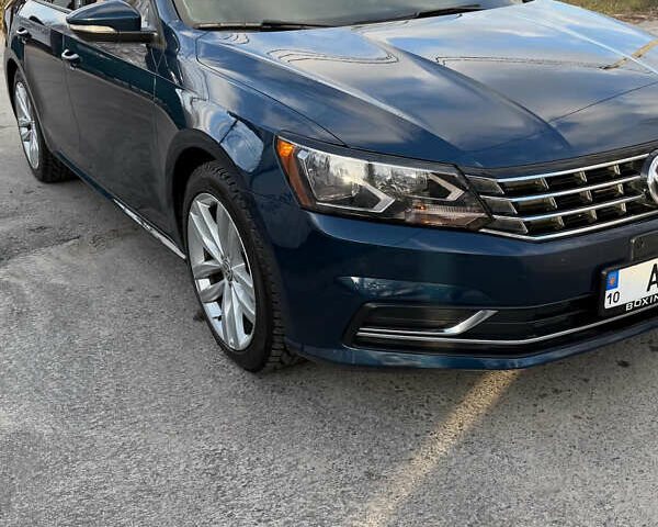 Синий Фольксваген Пассат, объемом двигателя 2 л и пробегом 121 тыс. км за 15800 $, фото 1 на Automoto.ua