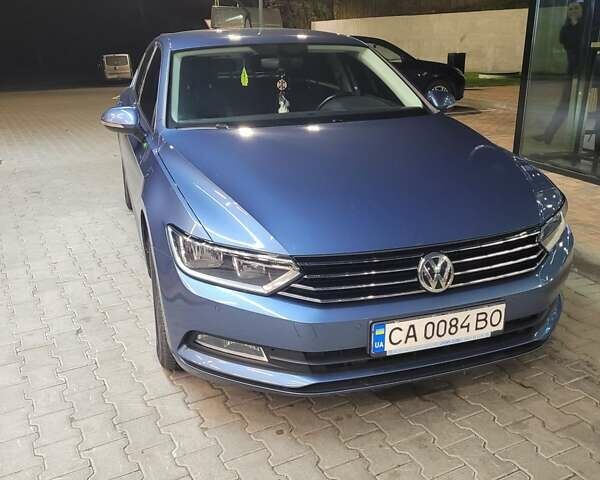 Синий Фольксваген Пассат, объемом двигателя 1.97 л и пробегом 81 тыс. км за 21999 $, фото 1 на Automoto.ua