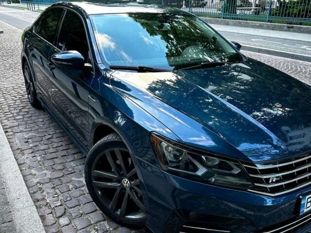 Синий Фольксваген Пассат, объемом двигателя 2 л и пробегом 200 тыс. км за 14200 $, фото 1 на Automoto.ua