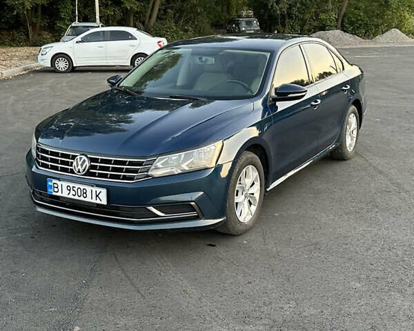 Синий Фольксваген Пассат, объемом двигателя 2 л и пробегом 155 тыс. км за 12500 $, фото 1 на Automoto.ua