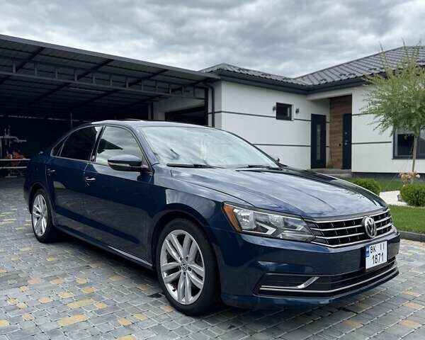 Синий Фольксваген Пассат, объемом двигателя 2 л и пробегом 178 тыс. км за 13900 $, фото 1 на Automoto.ua