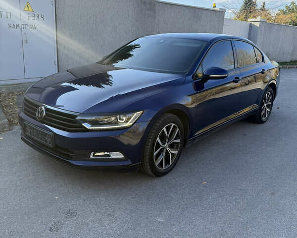 Синий Фольксваген Пассат, объемом двигателя 1.97 л и пробегом 227 тыс. км за 20500 $, фото 1 на Automoto.ua