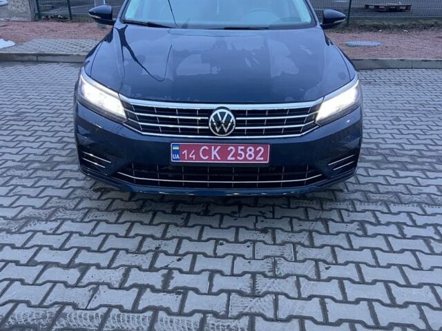 Синий Фольксваген Пассат, объемом двигателя 2 л и пробегом 145 тыс. км за 14300 $, фото 1 на Automoto.ua