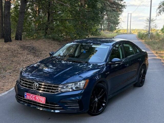 Синій Фольксваген Пассат, об'ємом двигуна 2 л та пробігом 160 тис. км за 14972 $, фото 1 на Automoto.ua