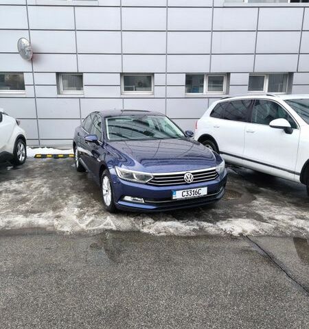 Синий Фольксваген Пассат, объемом двигателя 2 л и пробегом 186 тыс. км за 24000 $, фото 1 на Automoto.ua