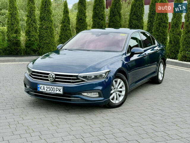 Синий Фольксваген Пассат, объемом двигателя 2 л и пробегом 249 тыс. км за 23300 $, фото 1 на Automoto.ua