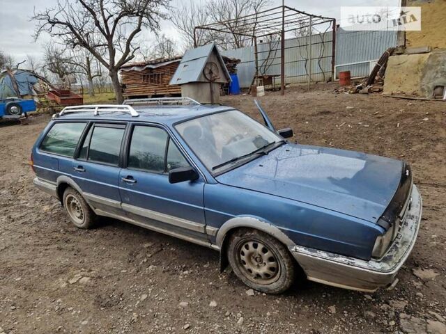 Синій Фольксваген Пассат, об'ємом двигуна 1.6 л та пробігом 250 тис. км за 950 $, фото 1 на Automoto.ua