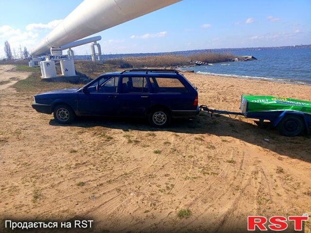Синий Фольксваген Пассат, объемом двигателя 1.6 л и пробегом 100 тыс. км за 900 $, фото 1 на Automoto.ua