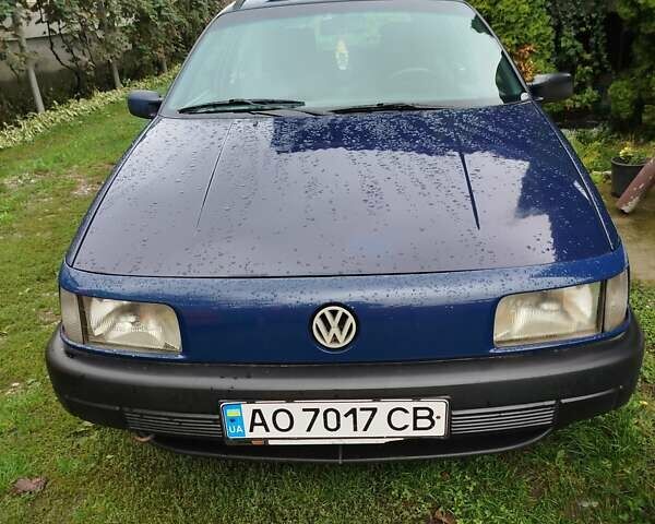 Синий Фольксваген Пассат, объемом двигателя 1.6 л и пробегом 400 тыс. км за 1800 $, фото 1 на Automoto.ua