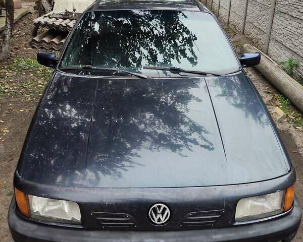 Синий Фольксваген Пассат, объемом двигателя 2 л и пробегом 347 тыс. км за 1500 $, фото 1 на Automoto.ua