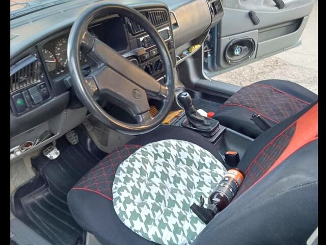 Синий Фольксваген Пассат, объемом двигателя 1.6 л и пробегом 441 тыс. км за 2100 $, фото 1 на Automoto.ua