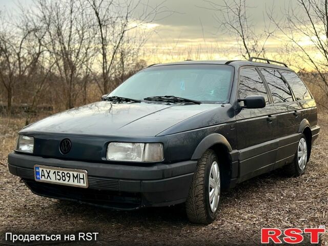 Синий Фольксваген Пассат, объемом двигателя 2 л и пробегом 500 тыс. км за 1500 $, фото 1 на Automoto.ua