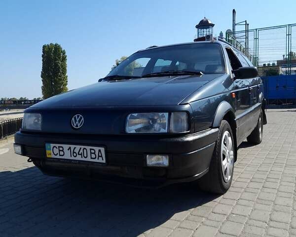 Синий Фольксваген Пассат, объемом двигателя 1.8 л и пробегом 392 тыс. км за 1750 $, фото 1 на Automoto.ua