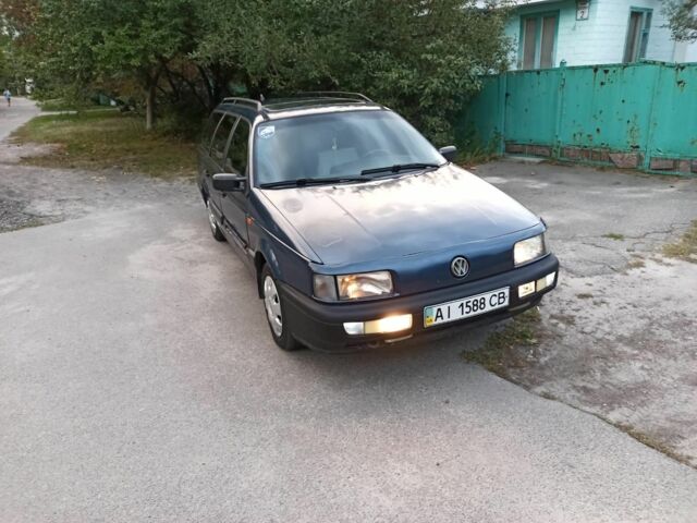 Синий Фольксваген Пассат, объемом двигателя 1.8 л и пробегом 280 тыс. км за 1700 $, фото 1 на Automoto.ua