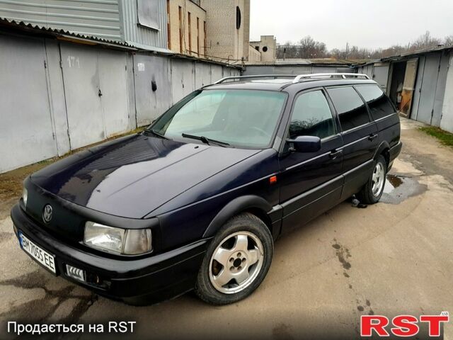 Синий Фольксваген Пассат, объемом двигателя 2.8 л и пробегом 400 тыс. км за 1650 $, фото 1 на Automoto.ua