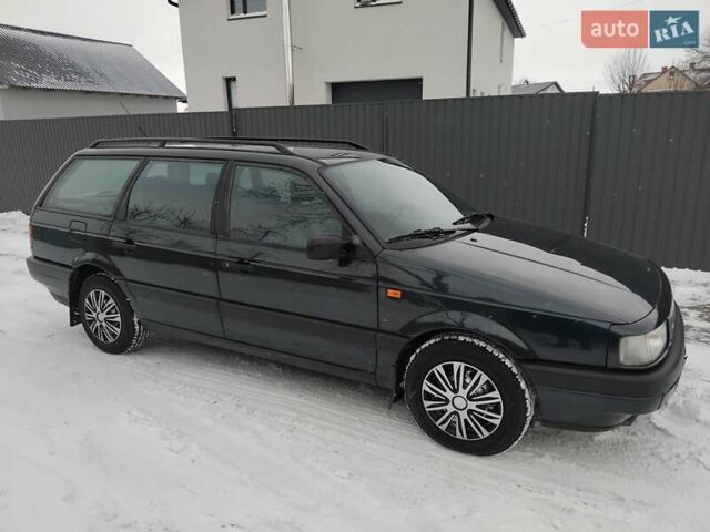 Синий Фольксваген Пассат, объемом двигателя 2 л и пробегом 360 тыс. км за 2700 $, фото 1 на Automoto.ua