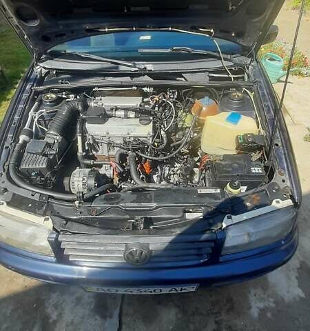 Синий Фольксваген Пассат, объемом двигателя 2 л и пробегом 478 тыс. км за 2500 $, фото 1 на Automoto.ua