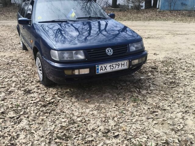 Синій Фольксваген Пассат, об'ємом двигуна 2 л та пробігом 488 тис. км за 2200 $, фото 1 на Automoto.ua