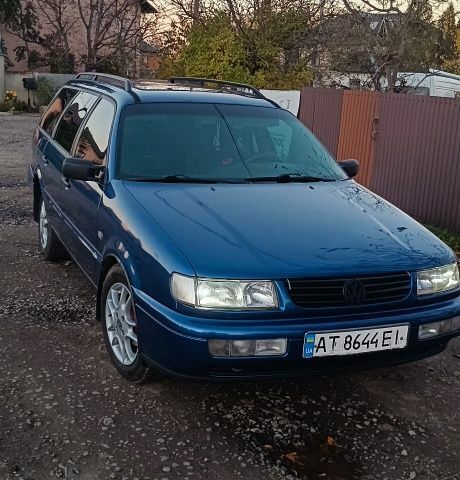 Синій Фольксваген Пассат, об'ємом двигуна 1.8 л та пробігом 343 тис. км за 2400 $, фото 1 на Automoto.ua