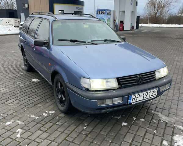 Синий Фольксваген Пассат, объемом двигателя 0 л и пробегом 209 тыс. км за 671 $, фото 1 на Automoto.ua