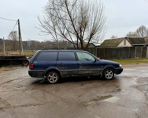 Синій Фольксваген Пассат, об'ємом двигуна 1.6 л та пробігом 390 тис. км за 1000 $, фото 1 на Automoto.ua