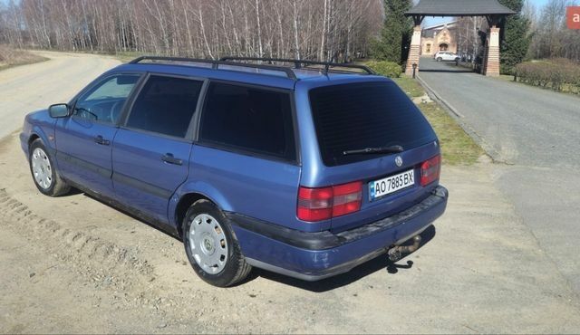 Синій Фольксваген Пассат, об'ємом двигуна 1.78 л та пробігом 350 тис. км за 2200 $, фото 1 на Automoto.ua