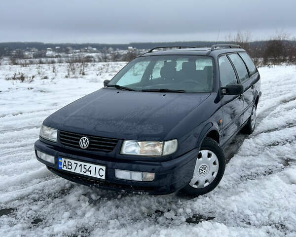 Синий Фольксваген Пассат, объемом двигателя 1.78 л и пробегом 498 тыс. км за 2300 $, фото 1 на Automoto.ua