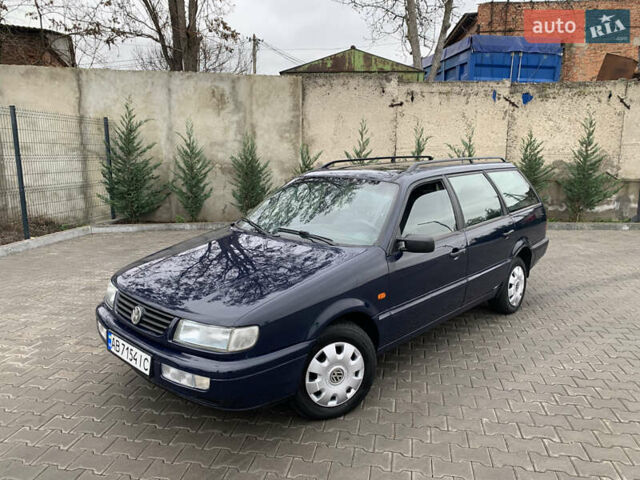 Синий Фольксваген Пассат, объемом двигателя 1.78 л и пробегом 350 тыс. км за 2100 $, фото 1 на Automoto.ua