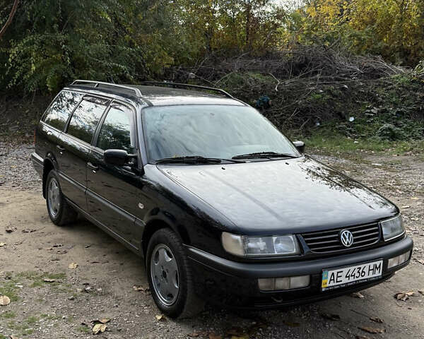 Фольксваген Пассат 1996 у Кривому Розі на Automoto.ua Синій Фольксваген Пассат, об'ємом двигуна 1.78 л та пробігом 350 тис. км за 3300 $, фото 1 на Automoto.ua