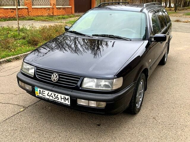 Синій Фольксваген Пассат, об'ємом двигуна 1.8 л та пробігом 340 тис. км за 3000 $, фото 1 на Automoto.ua