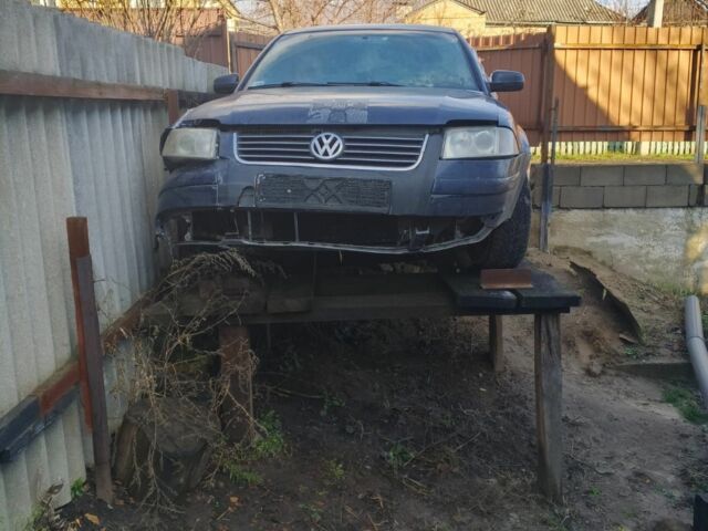 Синий Фольксваген Пассат, объемом двигателя 1.9 л и пробегом 452 тыс. км за 3000 $, фото 1 на Automoto.ua