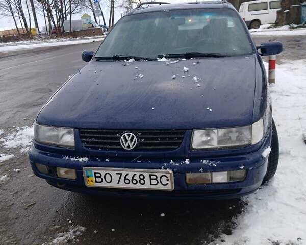 Синий Фольксваген Пассат, объемом двигателя 1.8 л и пробегом 378 тыс. км за 1950 $, фото 1 на Automoto.ua