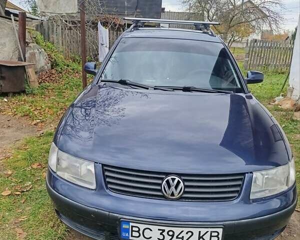 Синій Фольксваген Пассат, об'ємом двигуна 1.6 л та пробігом 260 тис. км за 3700 $, фото 1 на Automoto.ua