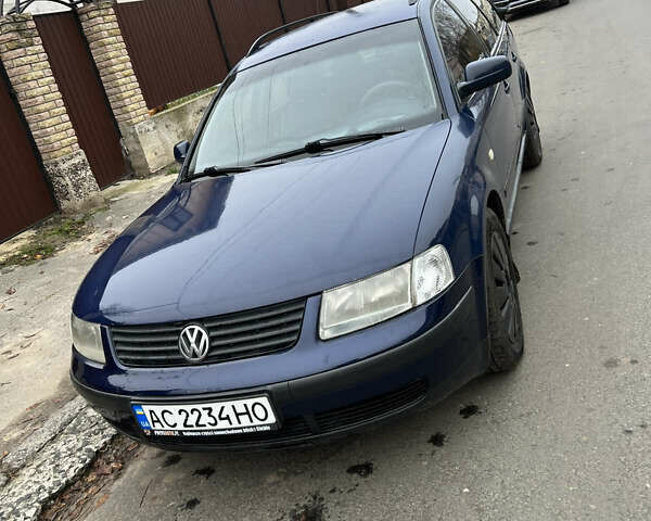 Синий Фольксваген Пассат, объемом двигателя 1.78 л и пробегом 400 тыс. км за 3500 $, фото 1 на Automoto.ua