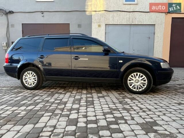 Синій Фольксваген Пассат, об'ємом двигуна 1.6 л та пробігом 284 тис. км за 4500 $, фото 1 на Automoto.ua