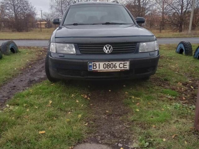 Синий Фольксваген Пассат, объемом двигателя 1.8 л и пробегом 250 тыс. км за 3600 $, фото 1 на Automoto.ua