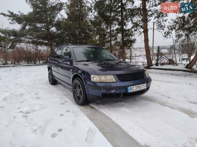 Синий Фольксваген Пассат, объемом двигателя 1.78 л и пробегом 446 тыс. км за 2700 $, фото 1 на Automoto.ua