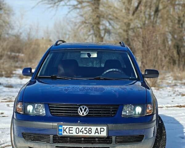 Синий Фольксваген Пассат, объемом двигателя 1.78 л и пробегом 280 тыс. км за 4000 $, фото 1 на Automoto.ua