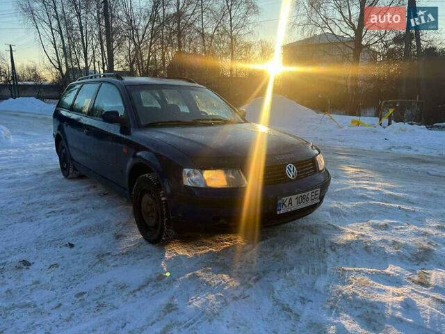 Синий Фольксваген Пассат, объемом двигателя 1.9 л и пробегом 488 тыс. км за 3500 $, фото 1 на Automoto.ua