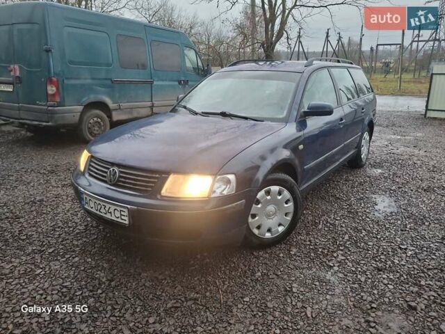 Синий Фольксваген Пассат, объемом двигателя 1.9 л и пробегом 311 тыс. км за 2000 $, фото 1 на Automoto.ua