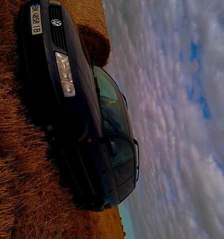 Синий Фольксваген Пассат, объемом двигателя 1.6 л и пробегом 280 тыс. км за 3000 $, фото 1 на Automoto.ua