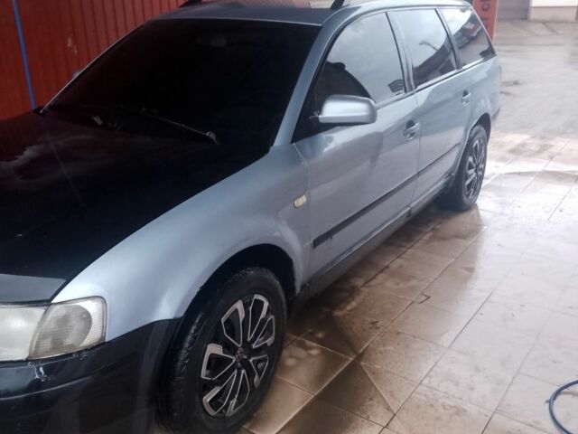 Синий Фольксваген Пассат, объемом двигателя 1.9 л и пробегом 340 тыс. км за 3600 $, фото 1 на Automoto.ua