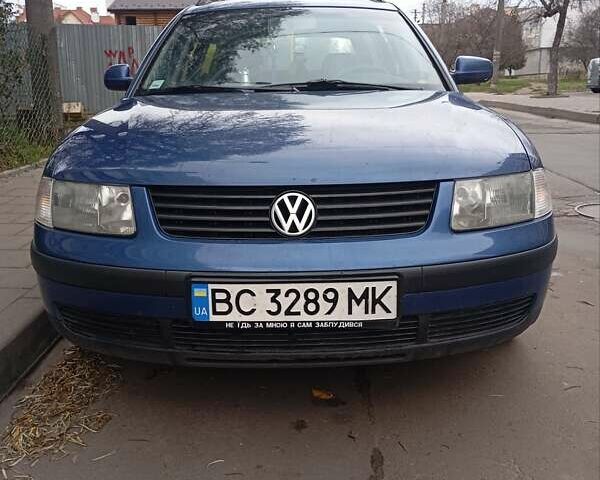 Синий Фольксваген Пассат, объемом двигателя 1.78 л и пробегом 230 тыс. км за 3650 $, фото 1 на Automoto.ua