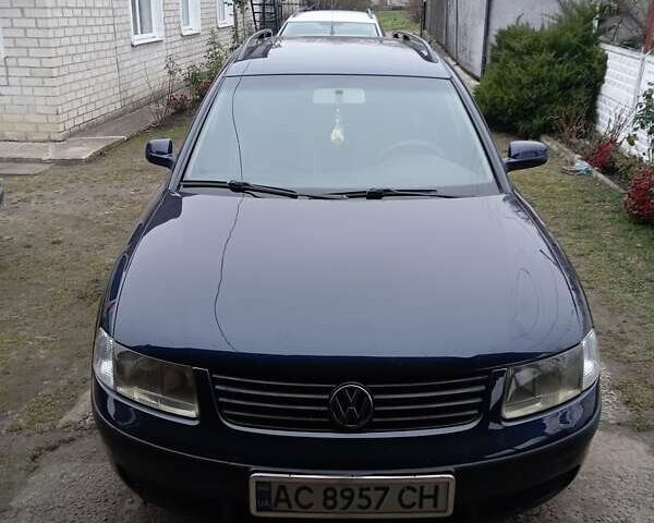 Синий Фольксваген Пассат, объемом двигателя 1.9 л и пробегом 382 тыс. км за 3400 $, фото 1 на Automoto.ua