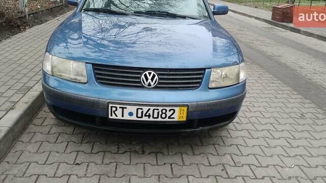 Синий Фольксваген Пассат, объемом двигателя 0 л и пробегом 255 тыс. км за 2300 $, фото 1 на Automoto.ua