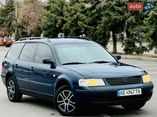 Синій Фольксваген Пассат, об'ємом двигуна 1.6 л та пробігом 200 тис. км за 3950 $, фото 1 на Automoto.ua