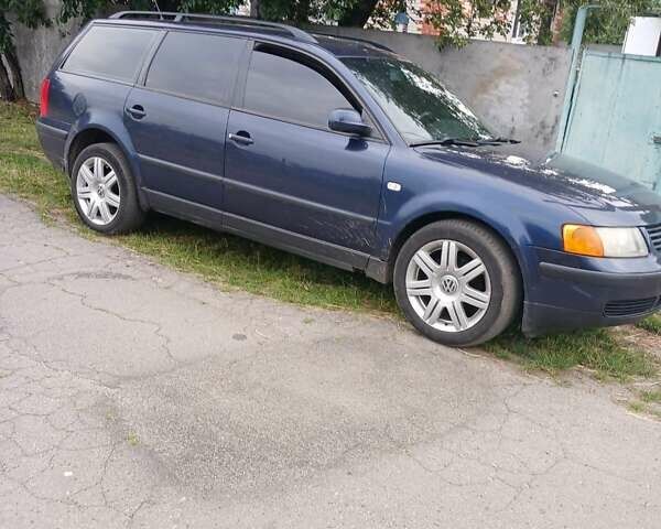 Синий Фольксваген Пассат, объемом двигателя 1.78 л и пробегом 201 тыс. км за 2700 $, фото 1 на Automoto.ua